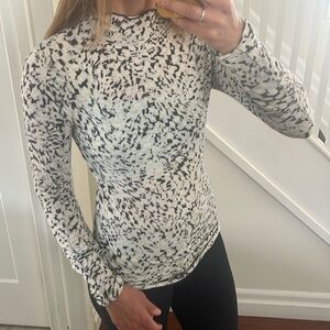 FINAL SALE Long sleeve Free movement shirt by free people size S